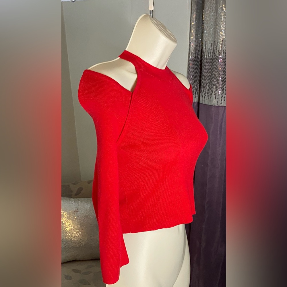 NWT NBD “Prate” Shoulder Cut-out Red Sweater XS - Picture 4 of 6